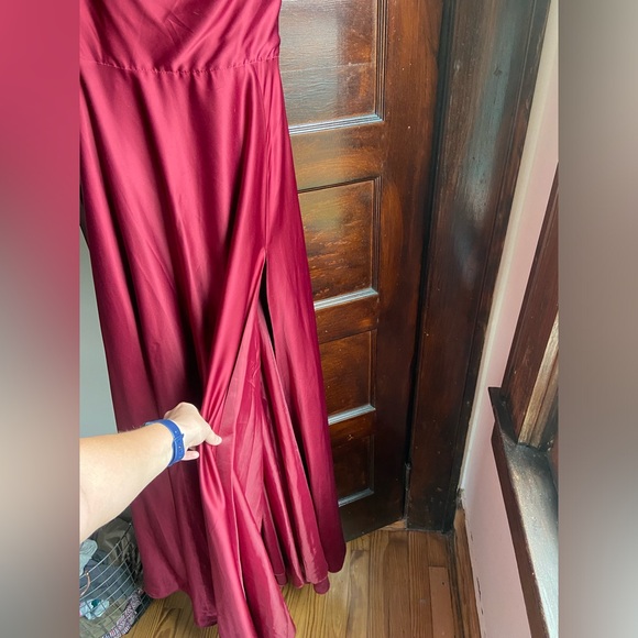 B. Darlin Gown in Color Wine- Size 15/16 - Picture 6 of 9